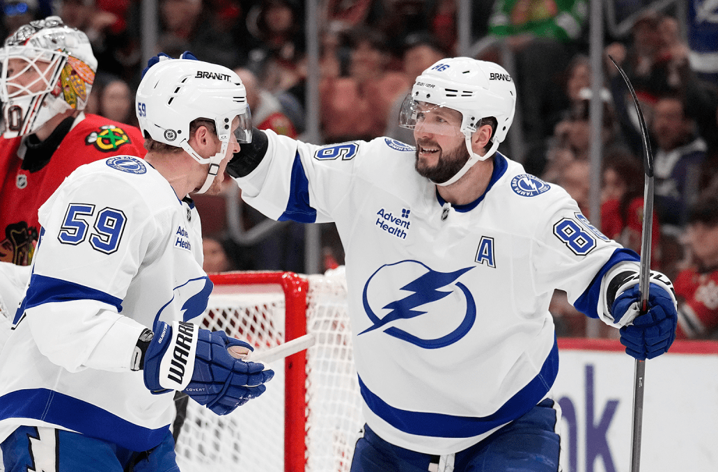 Никита Кучеров продолжает вести "Тампу" к победам. Фото: НХЛ