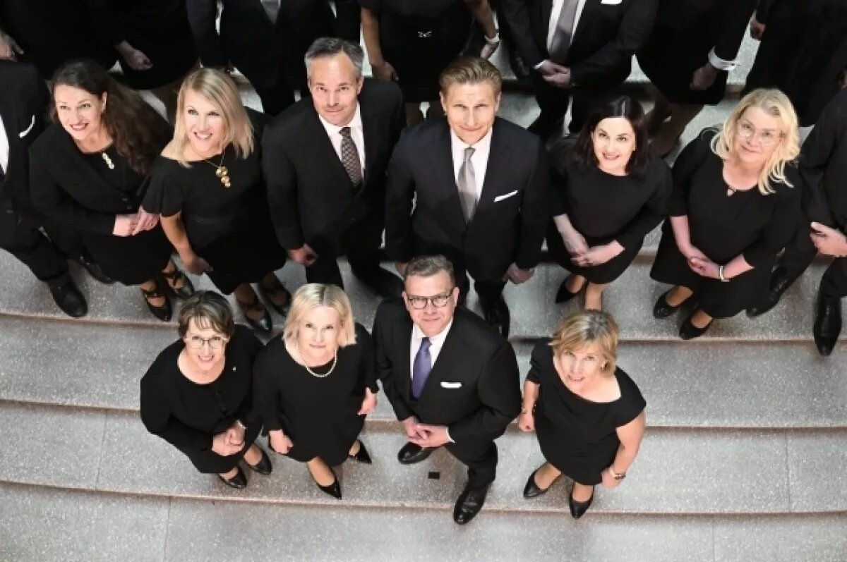    Финское правительство сообщило журналистам, что денег нет, но держаться необходимо