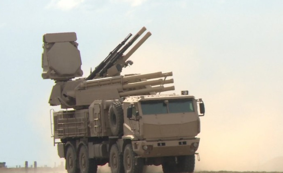 Модернизированный "Панцирь-С1М" в "ближневосточной" окраске. Фото Рособоронэкспорт. 