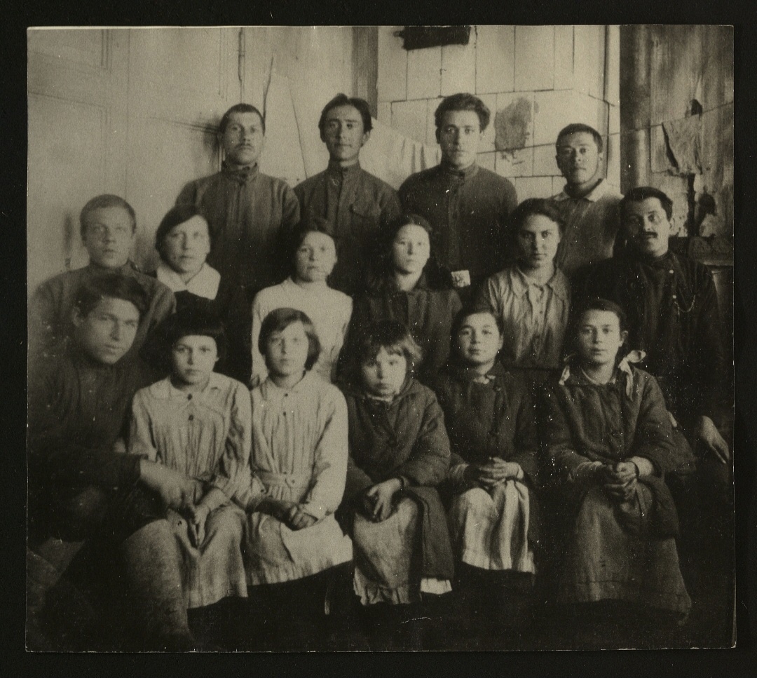 Члены Толстовской сельскохозяйственной коммуны села Тайнинского