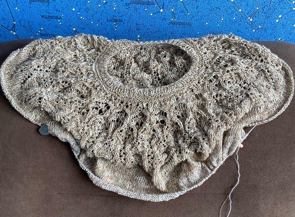 Рукава по 73 петли, 5*21+10=115 петель - спинка, 399-2*73-105=148 петель - перед