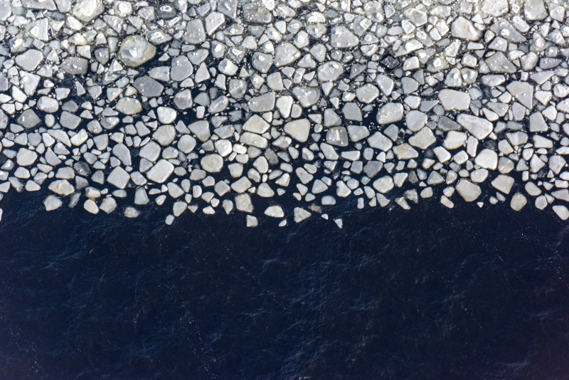    Учёные подсчитали, что таяние ледяных щитов Гренландии и Антарктиды может привести к повышению уровня Мирового океана. И достаточно существенному - на десять метров. Фото: © Serguei Fomine/Globallookpress