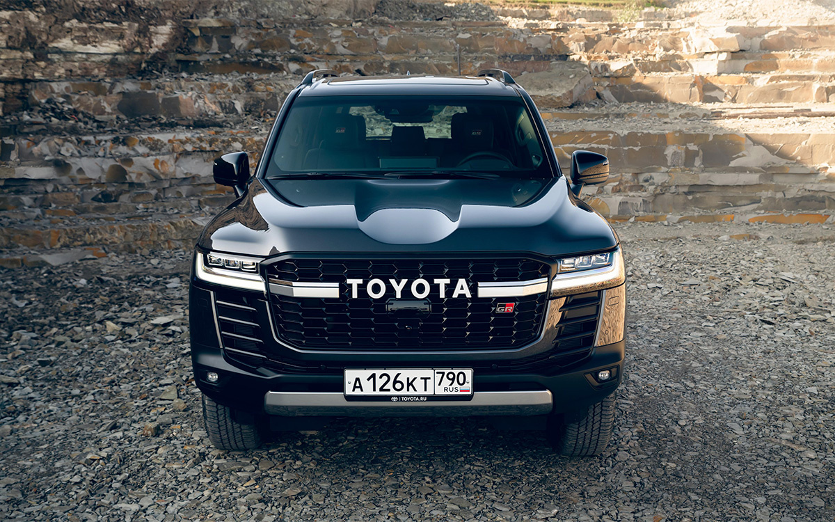 Toyota📷Toyota Land Cruiser 300GR Sport