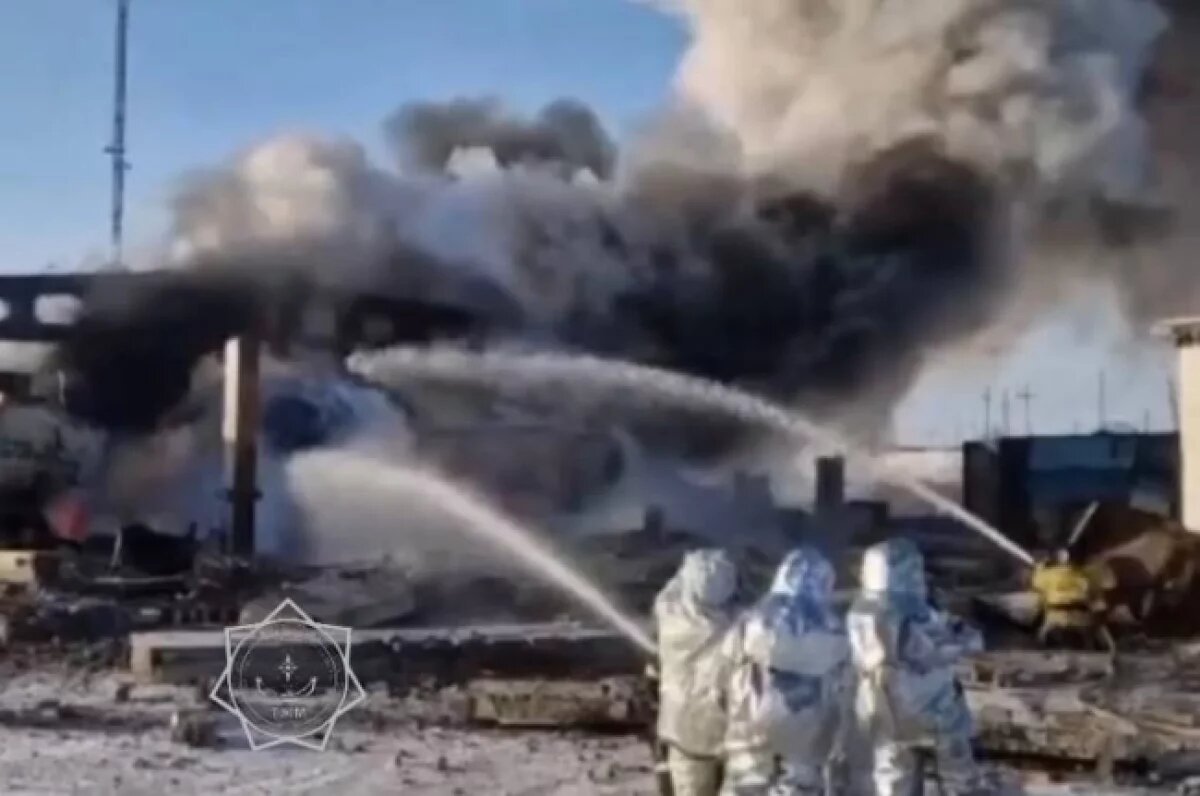    В Казахстане госпитализировали четырех человек из-за взрыва на нефтебазе