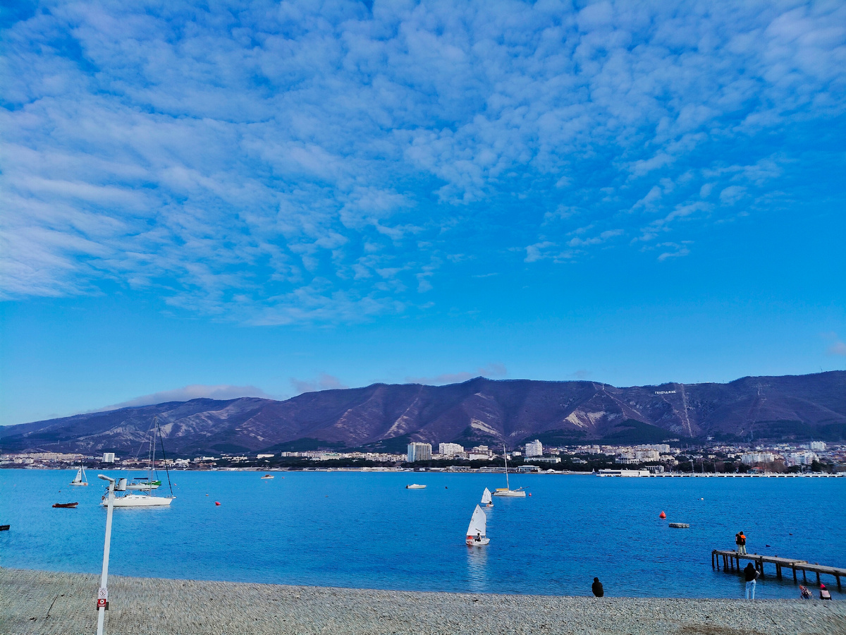 Море... Яхты...