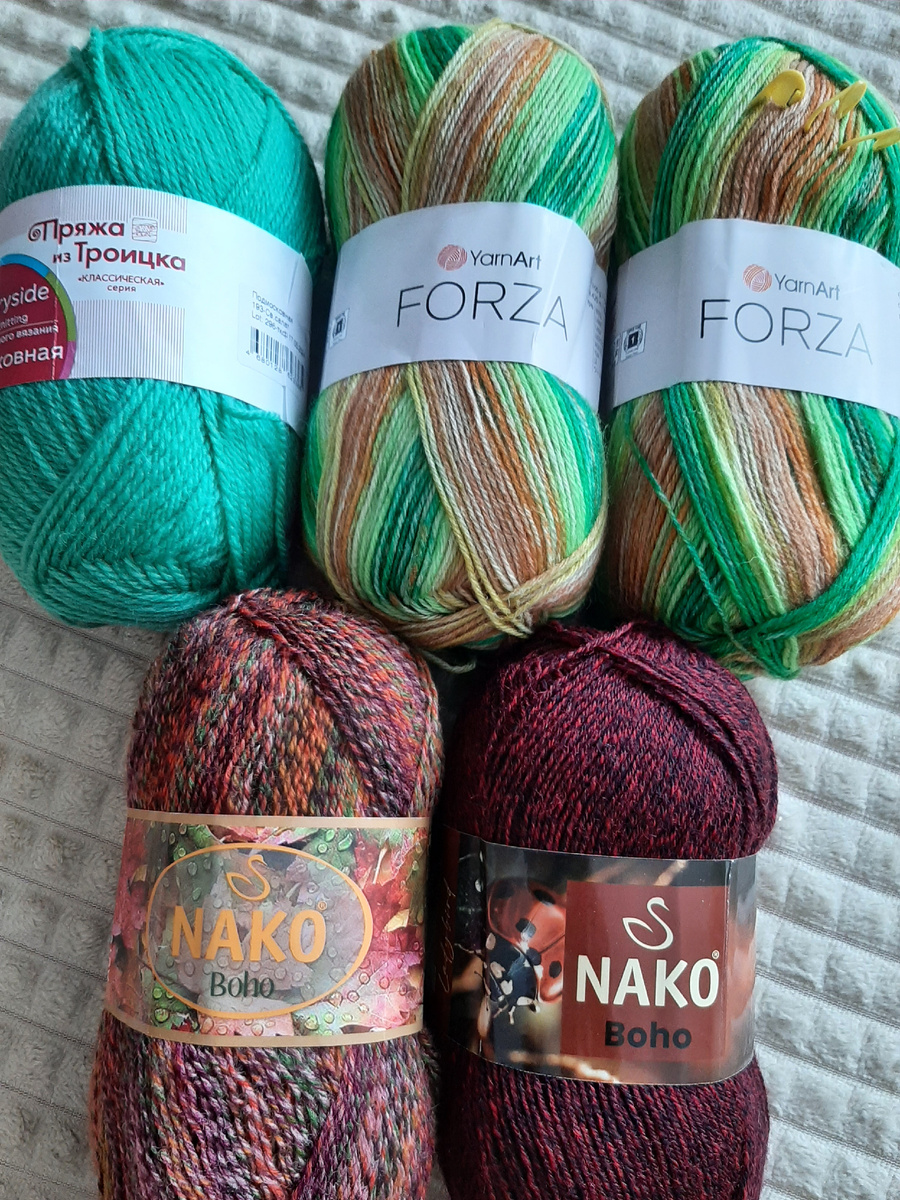 Всем привет!!! Сходила на ВБ,забрала свои покупки🤩,теперь будем вязать носочки🧦😊на улице+12,прогулялась с удовольствием🌞теперь можно и повязать. А чем занимаетесь вы?⚘⚘⚘