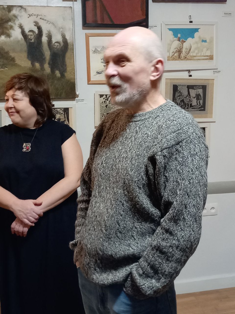 Василий Голубев на выставке "Очень ранние Митьки" в галерее "У Родины"