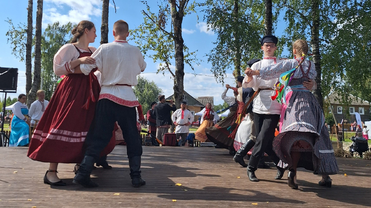 Фольклорно-этнографический ансамбль "СЛАВЁНА"