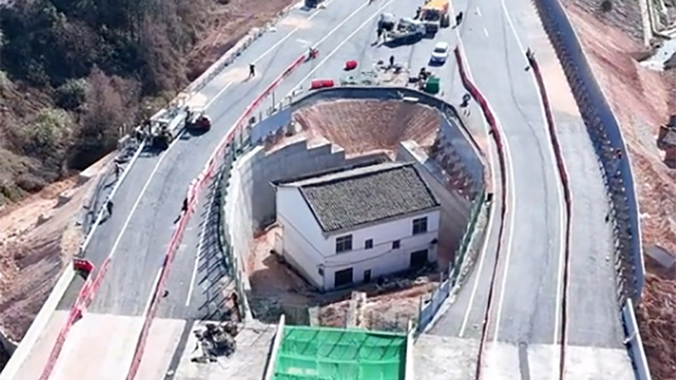 Так выглядит дом упрямого китайца.