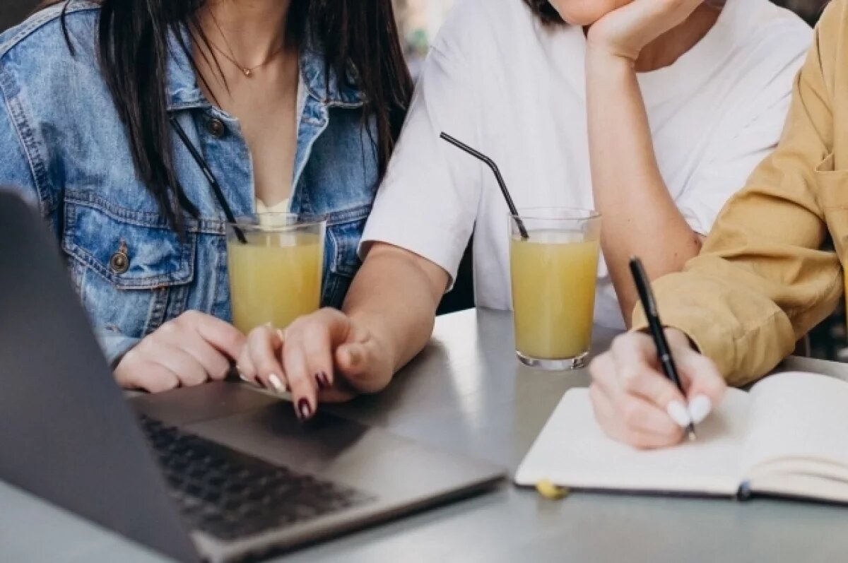    В Тюмени ко Дню студента появились специальные баннеры