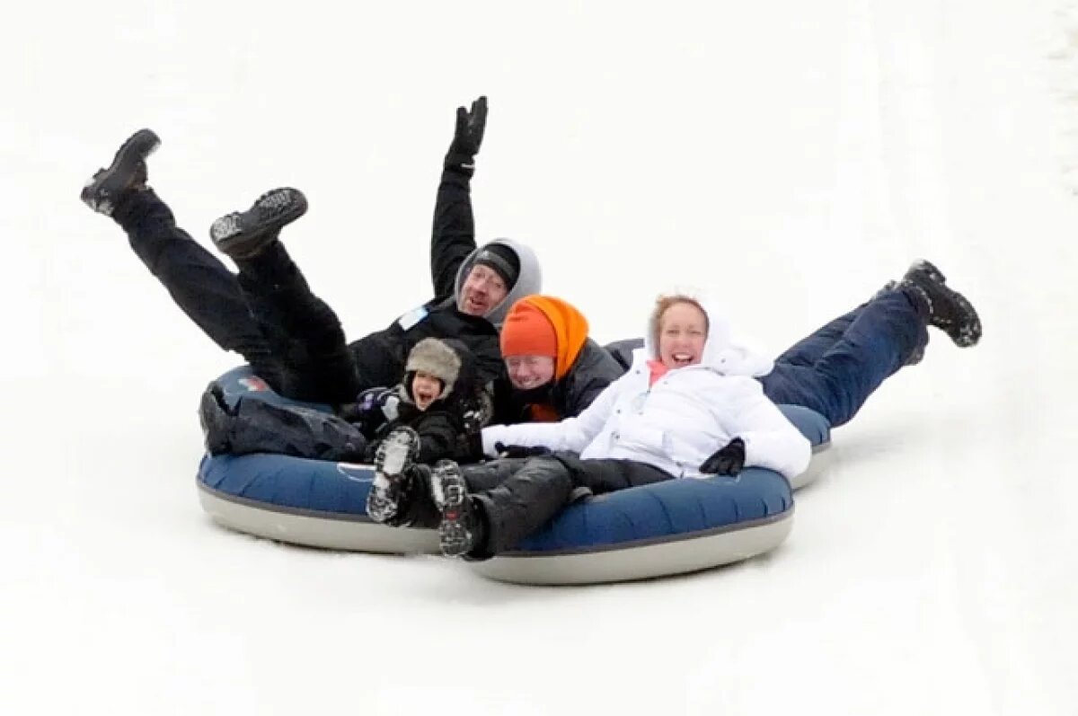    Спасатель Щетинин рассказал, что запрещено делать при падении с тюбинга