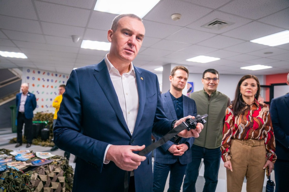    Губернатор Югры посетил выставку «Мы вместе» в ЮГУ