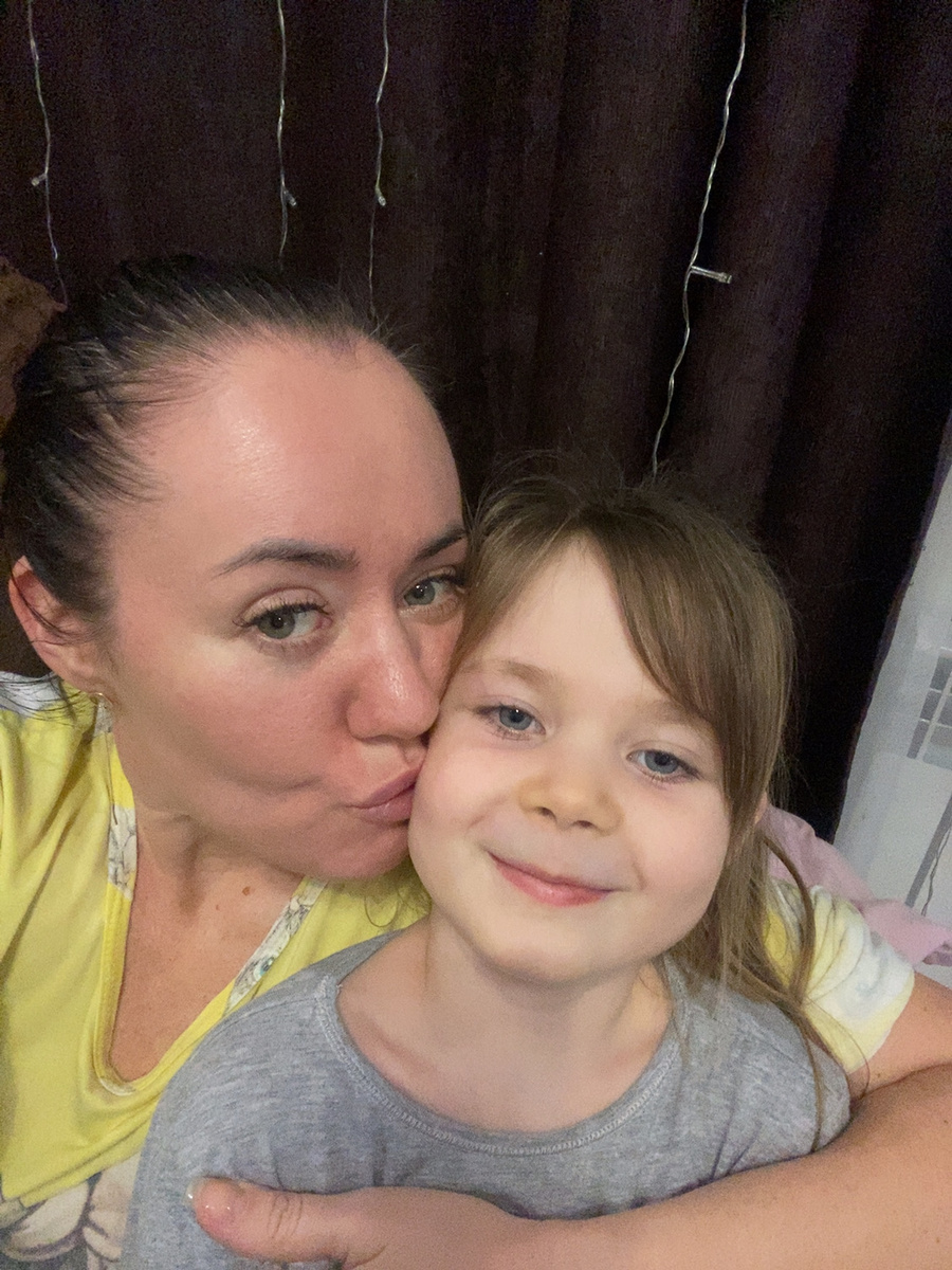 Девочка, которая больше всех ждала меня и сестру. 