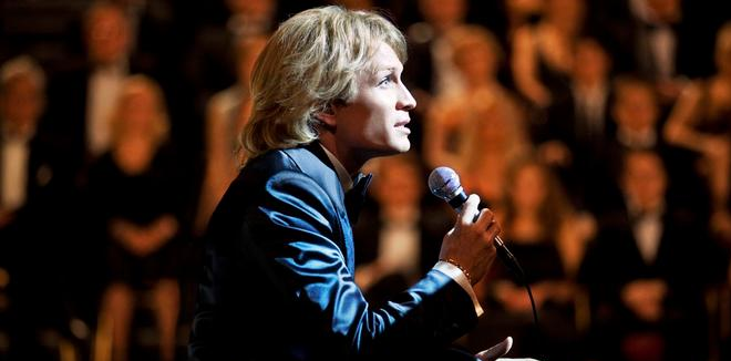 Кадр из фильма "Мой путь" (фр. "Cloclo"), 2012 г.