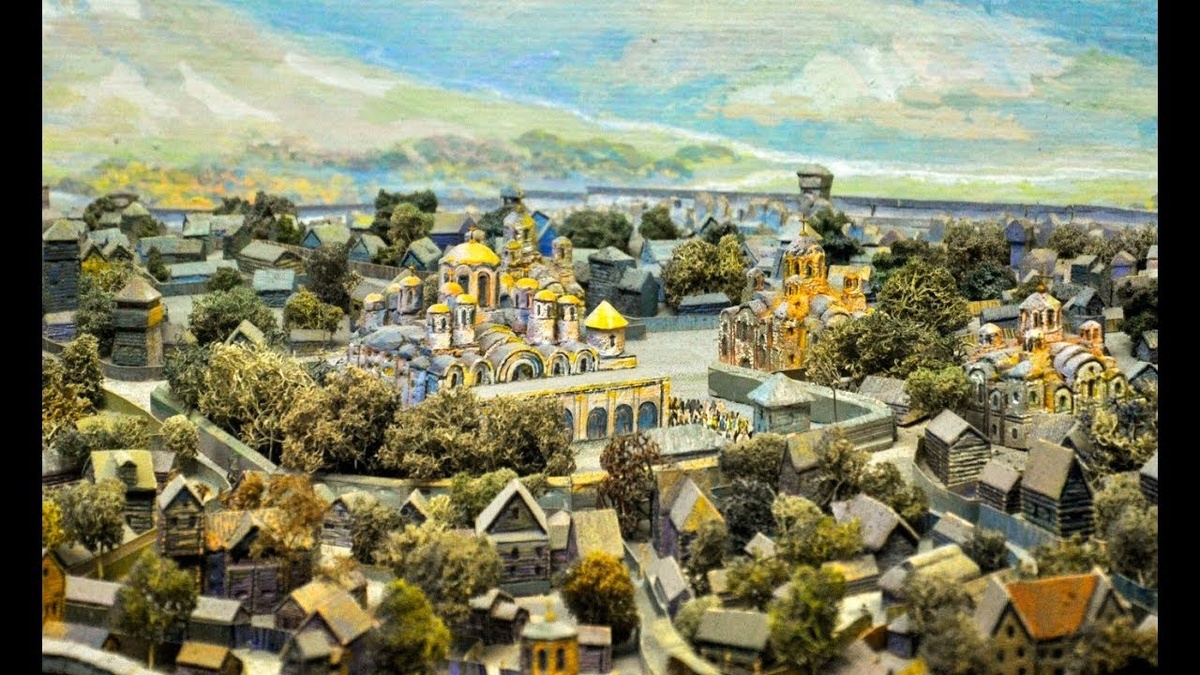 Киев XIII век, так и поныне Киев.