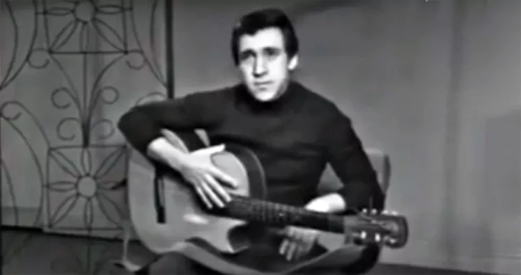 ◙ Владимир Высоцкий на концерте в Грозном, 1978 г.