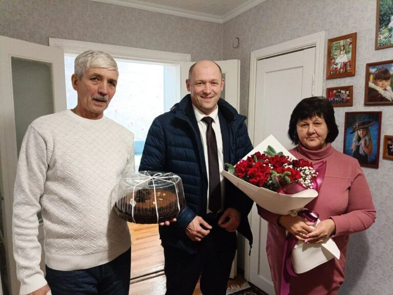    Глава Кувандыкского округа встретился с Татьяной Викторовой, которой присвоено звание «Мать-героиня» Кристина Просвиркина