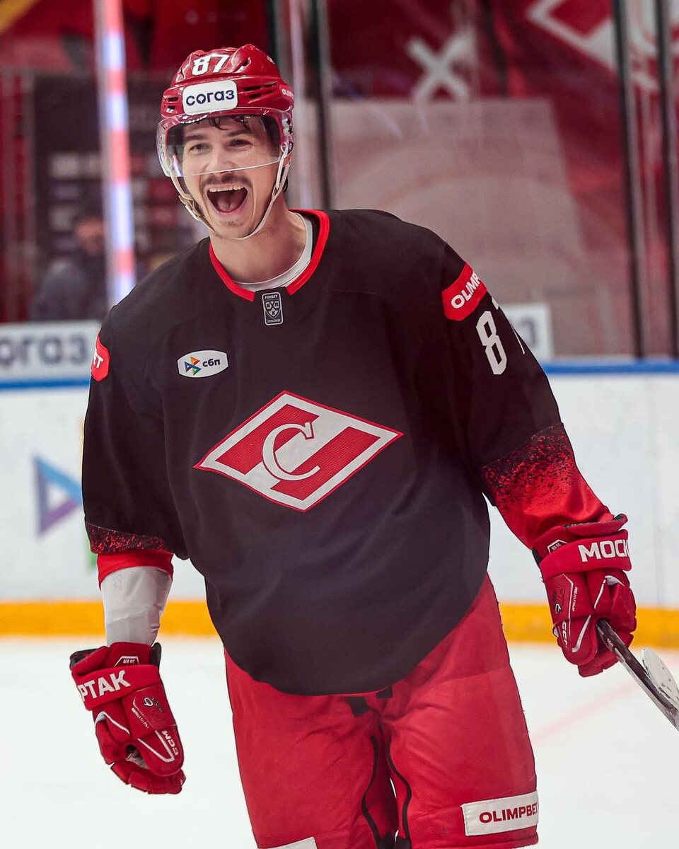 Для этого «Спартака» нет авторитетов. На фото: Николай Голдобин. Фото: ХК "Спартак"