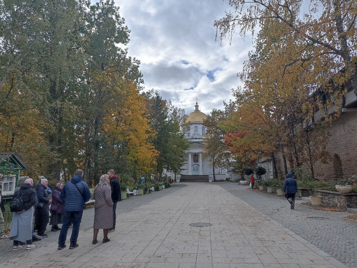 Более тридцати человек искали насельника монастыря.  Фото: Фото: ФедералПресс / Татьяна Буторина