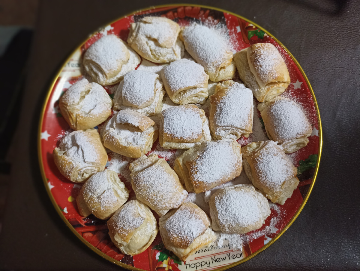 Слойки с творогом