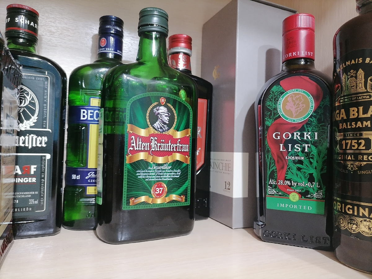 И чего на ликёрах крышечки железные делают? Они достойны лучшего!