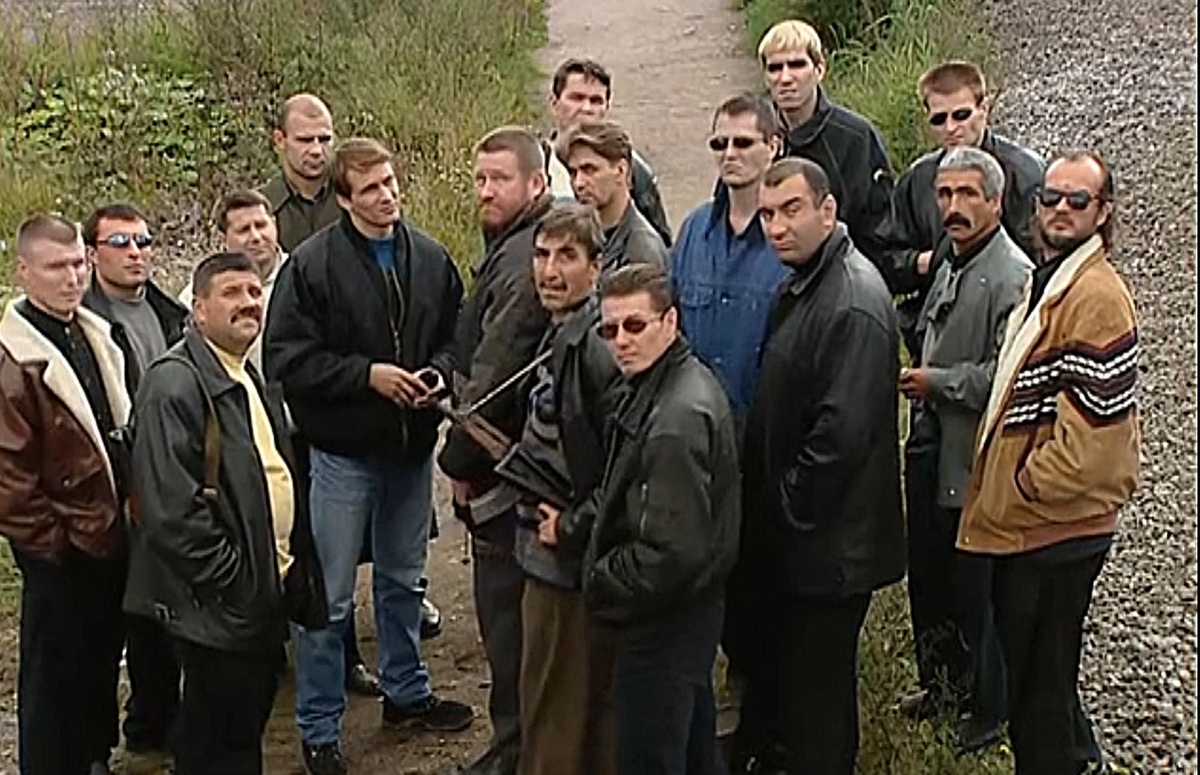 Кадр из сериала "Крот"