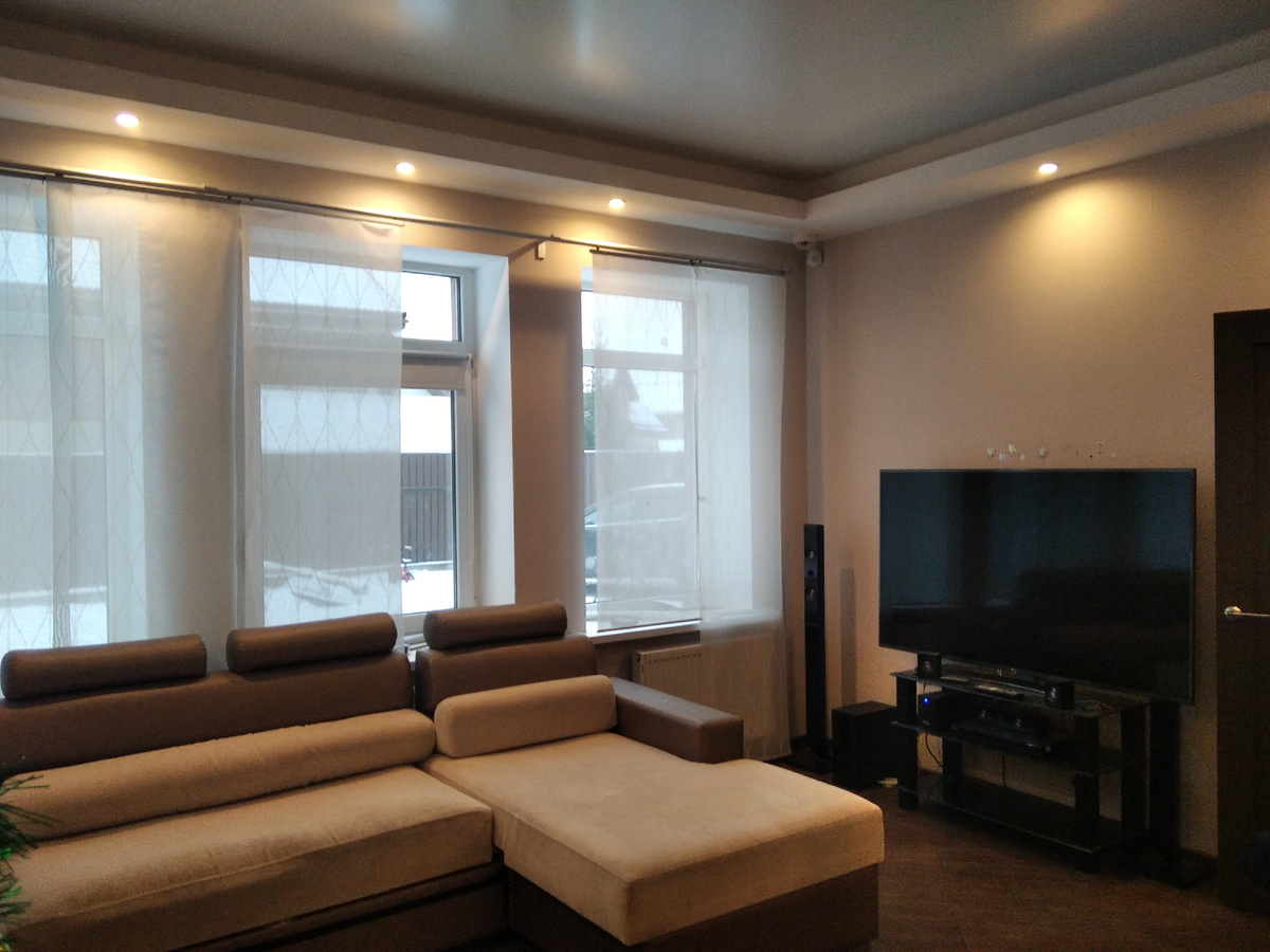 Угол, где телевизор 