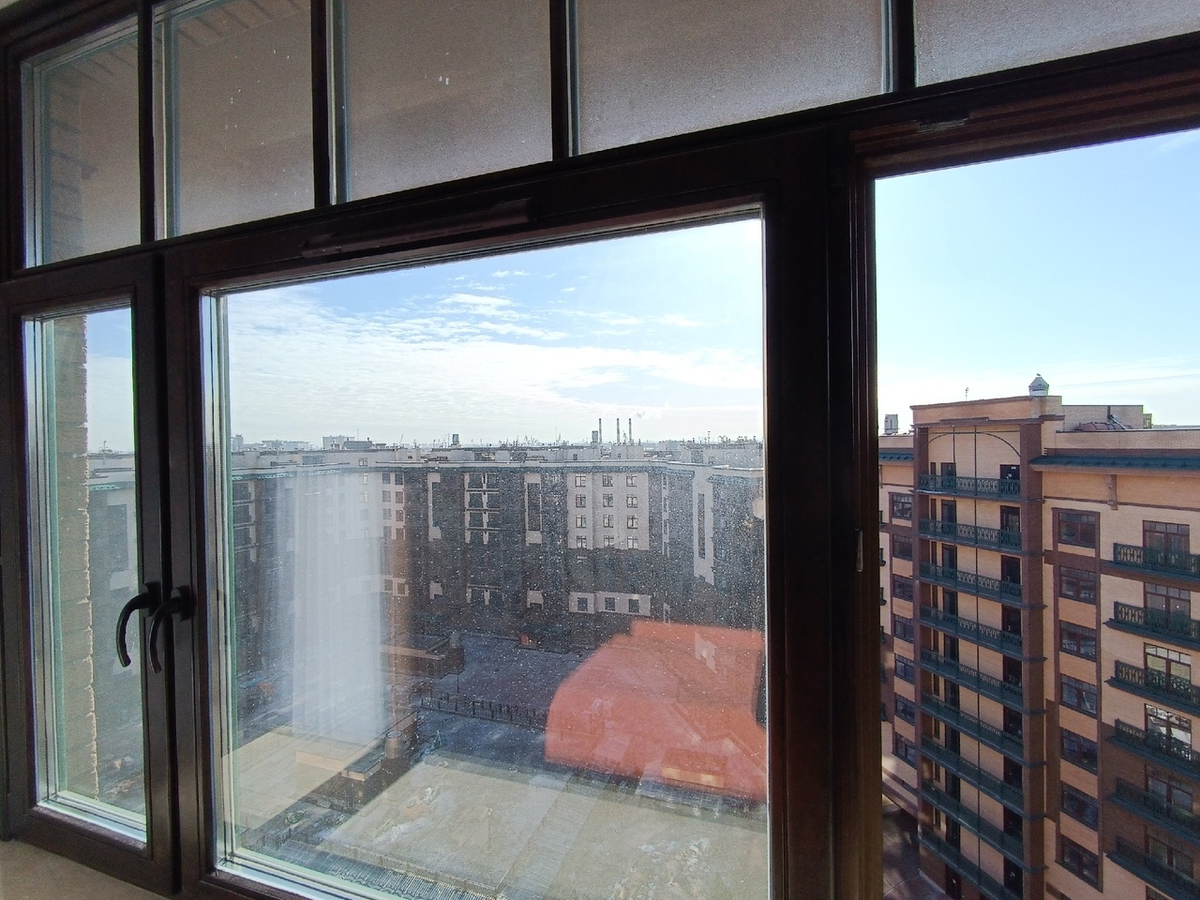 Вид из окна общежития (университет - через дорогу)