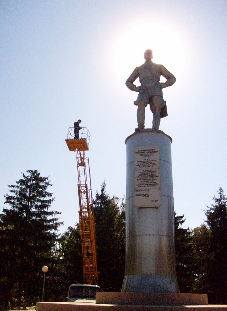 Фото автора. Руководитель полётов занял рабочее место - пилотажники на подлёте.