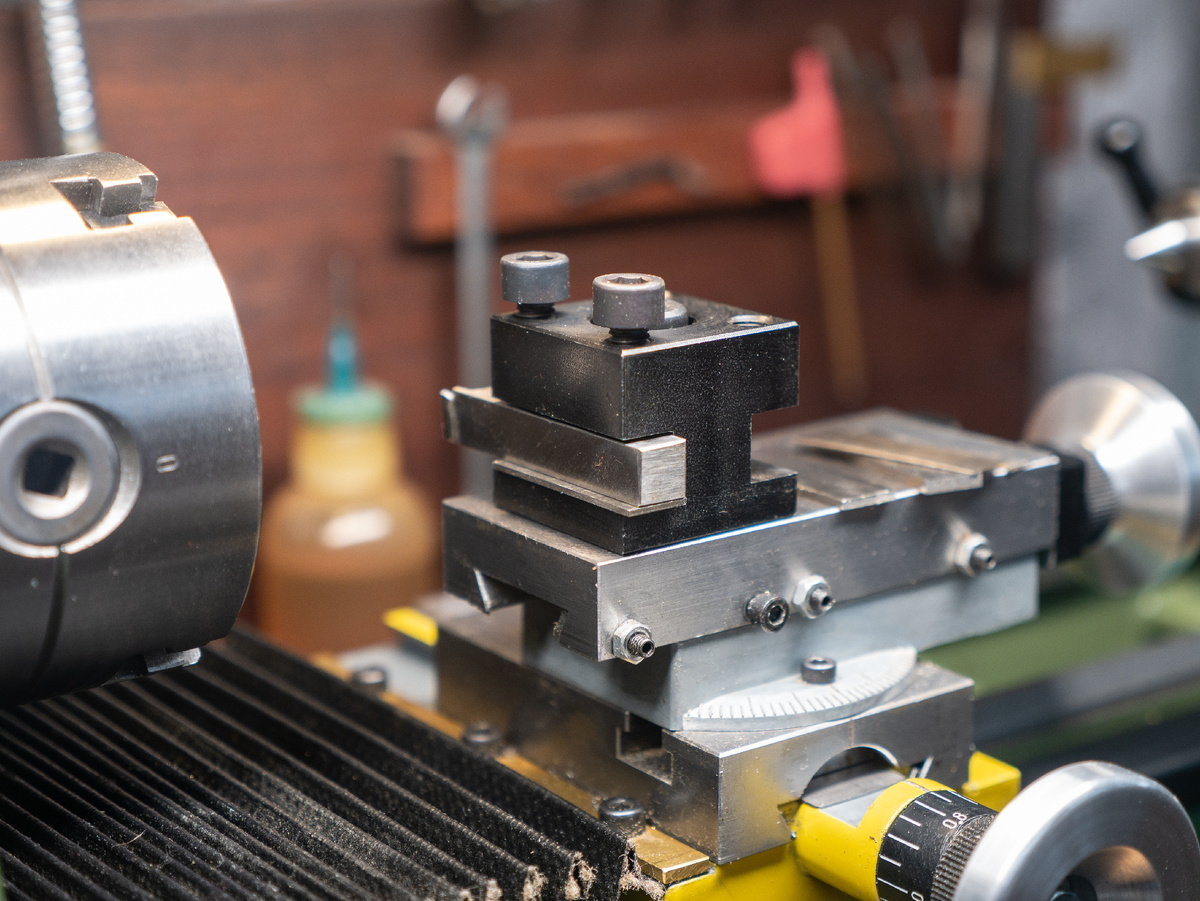 Комплектный резцедержатель.