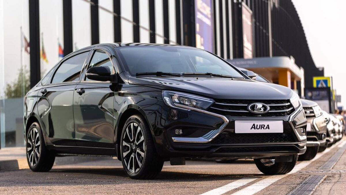 Lada Aura. Вид справа