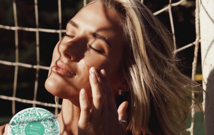 Полезные компоненты патчей для глаз: что нужно знать