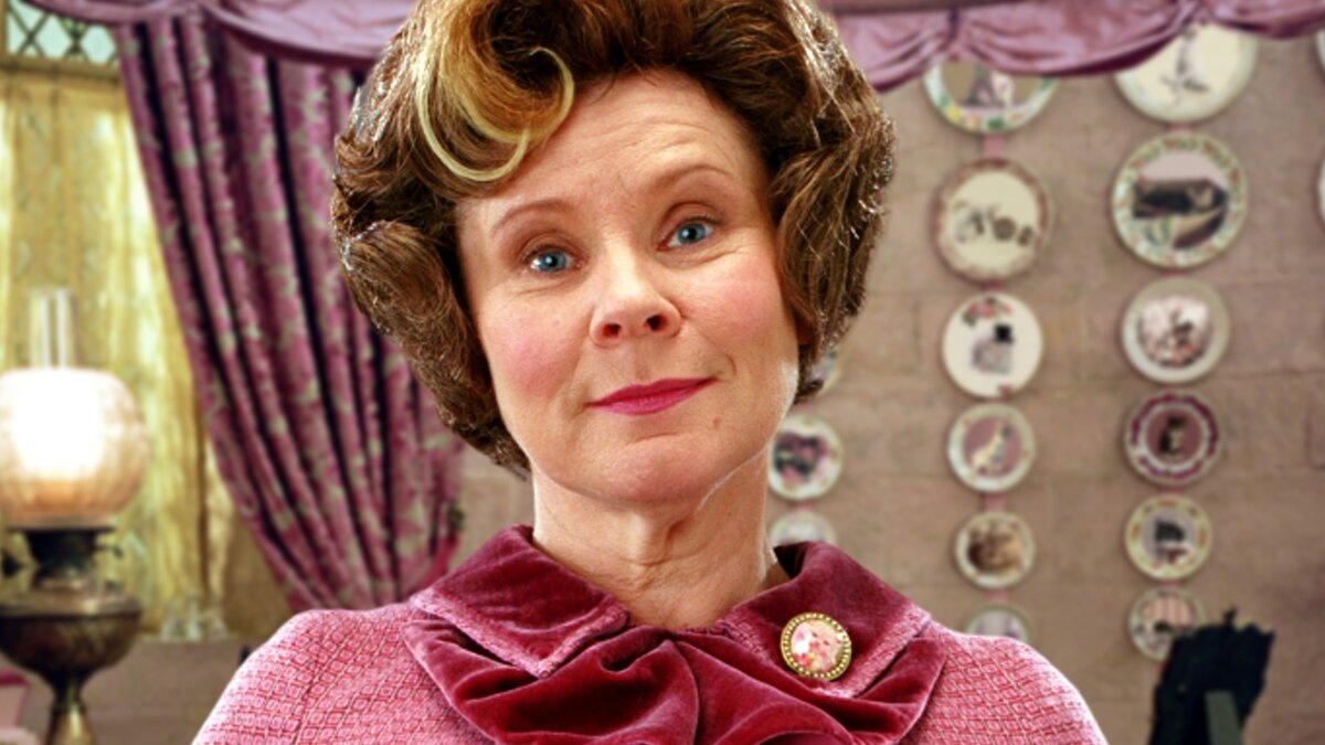 Ну как вы только можете клеветать на этого профессионального педагога?!