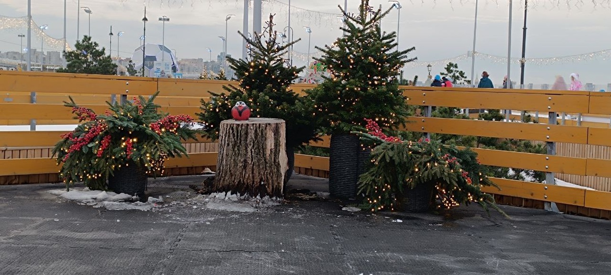 Декорации в зоне отдыха