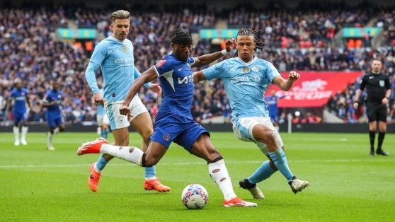    "Манчестер Сити" победил "Челси" в 23-м туре АПЛ, уступая 0:1 по ходу матча Роман Захаров