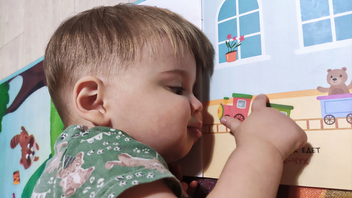 Что-то фотографий Саши всё меньше и меньше, а видео всё больше