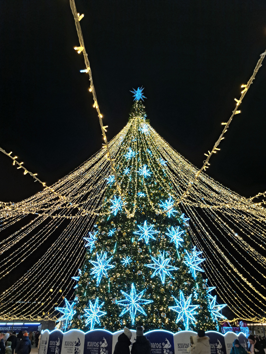 Ёлка на Театральной площади 