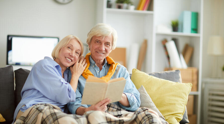    Почему многие супруги становятся похожи друг на друга? Фото: Depositphotos