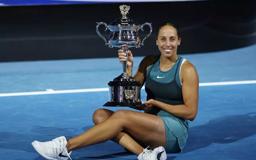 Мэдисон Киз с трофеем / Источник: gotennis.ru