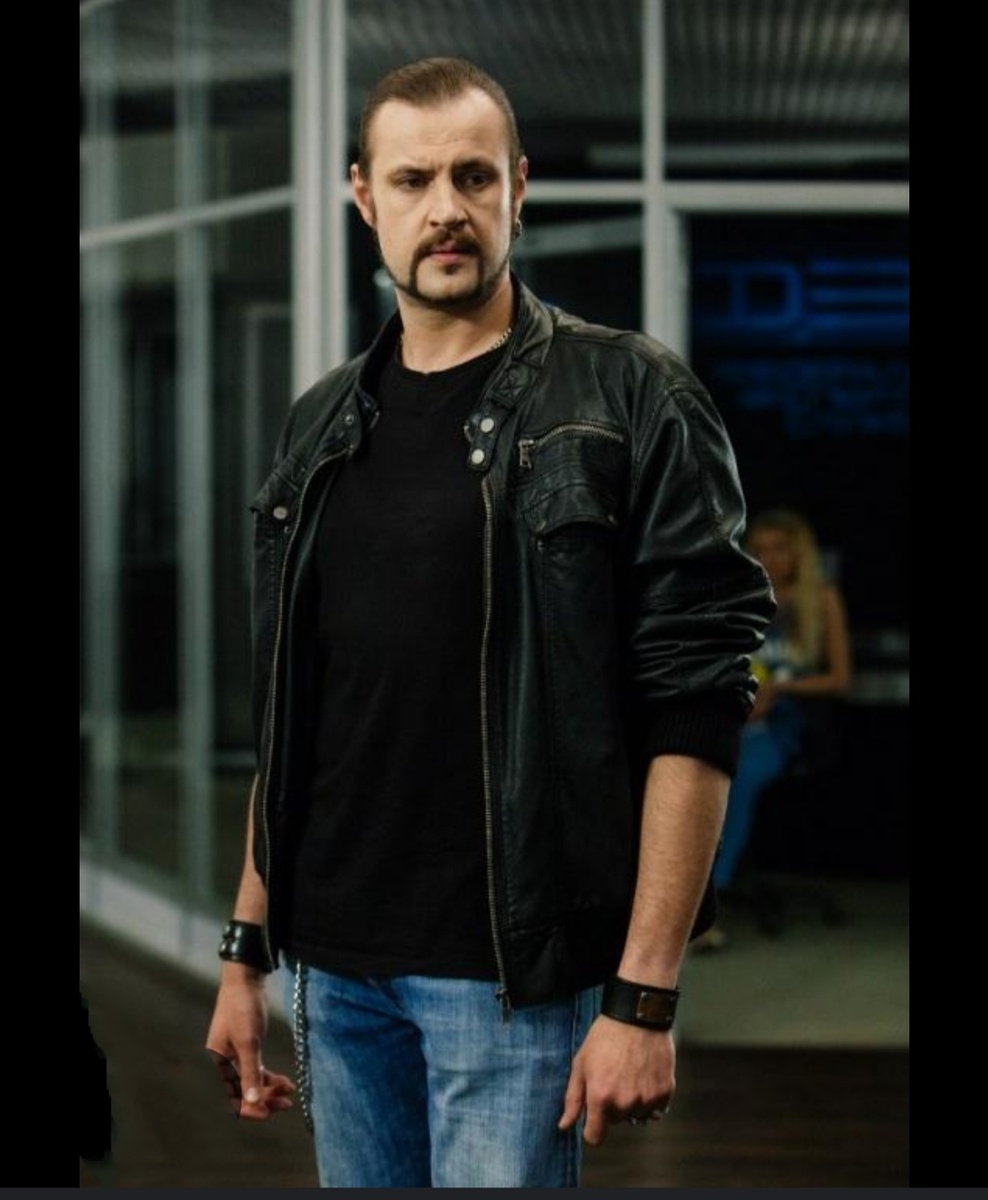 Пожалуй, самый грозный вид Сергея Майского. Редкое. 