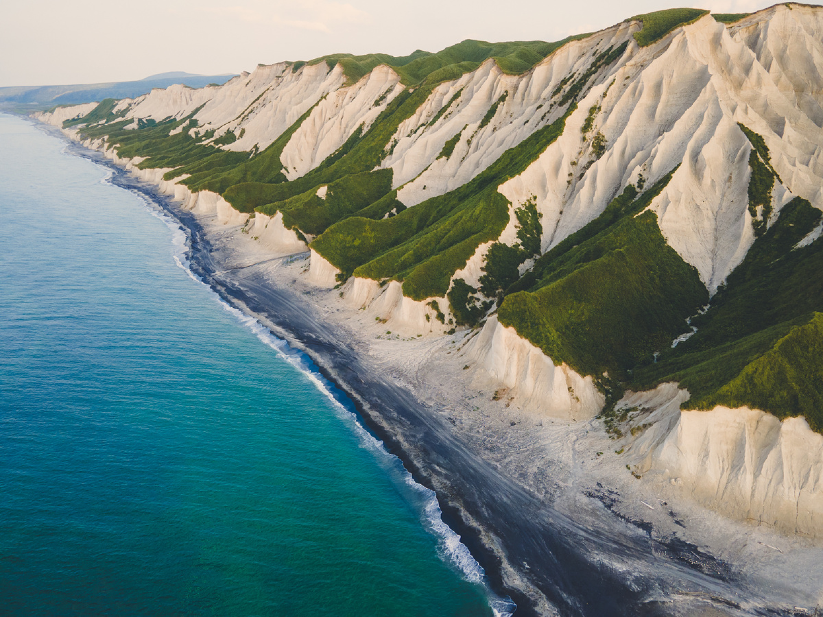 Белые скалы, остров Итуруп 