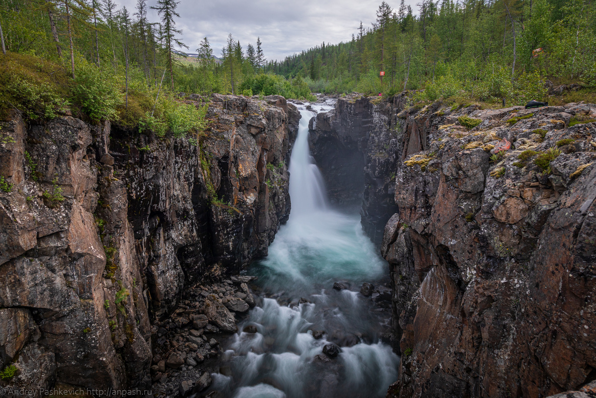 Водопад на Южном Нералахе