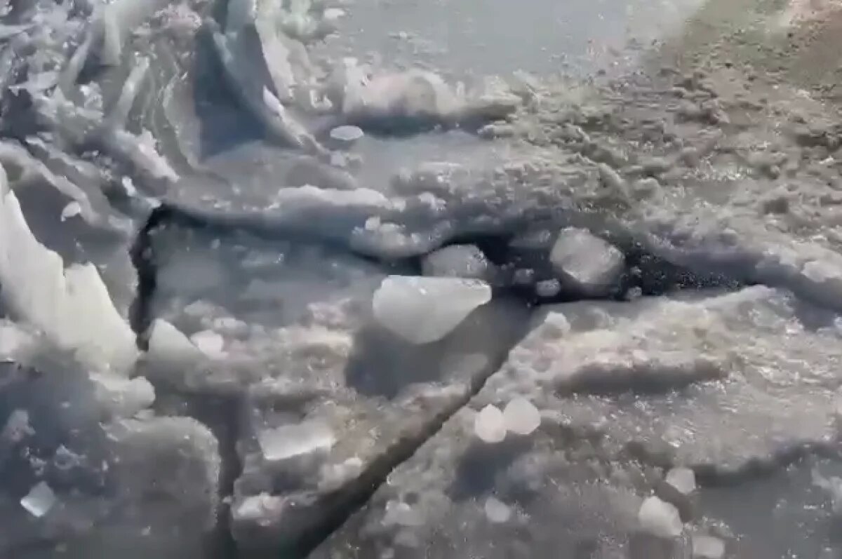    МЧС предупредило: возле Владивостока возможен взлом льда из-за циклона