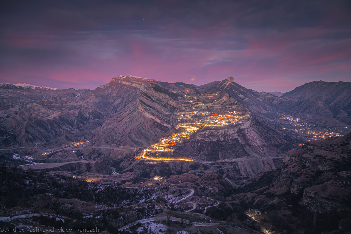 За долго до рассвета появляются прекрасные цвета.