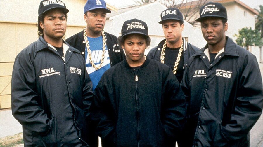 Группа N.W.A. (Ice Cube, Dr. Dre, Eazy-E, Dj Yella, MC Ren)