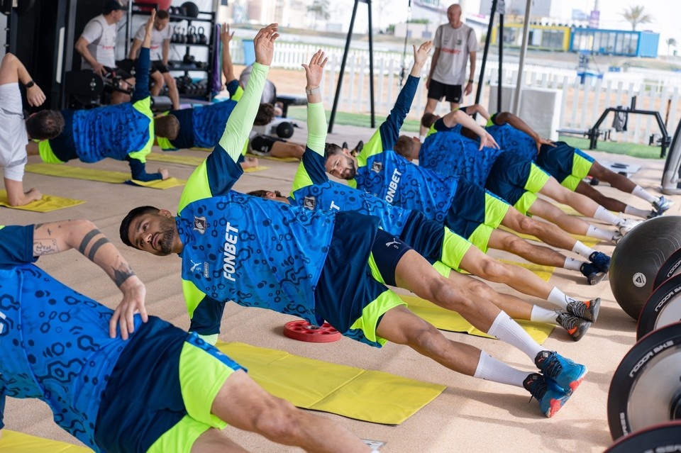    "Желто-синие" в январе 2025 года участвуют в тренировочных сборах в ОАЭ. Фото: ФК "Ростов"