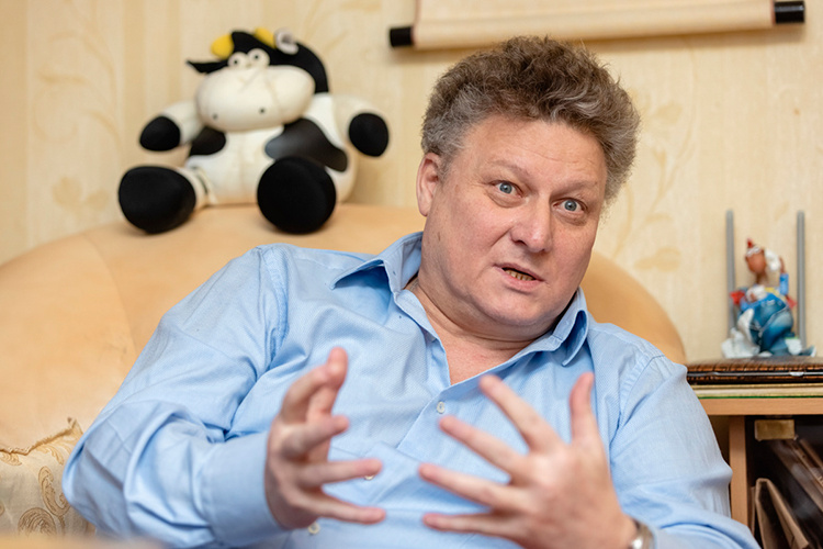    Искандер Измайлов: «Говорить, что все у всех народов должно быть одинаково, что календарный цикл един и везде должен быть свой Санта-Клаус, — это верх глупости и непонимания сути культурного кода и формирования традиций».   
Фото: «БИЗНЕС Online»