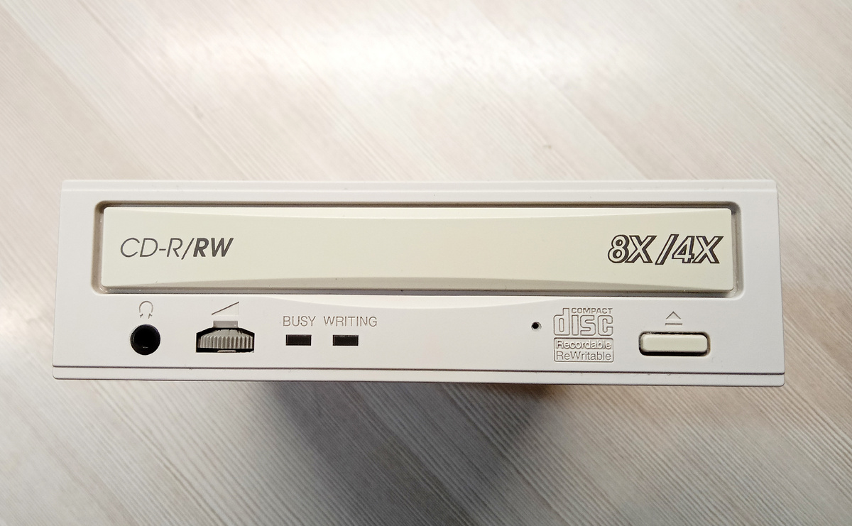 CD-RW привод Matsushita-Panasonic CW-7586-B. 