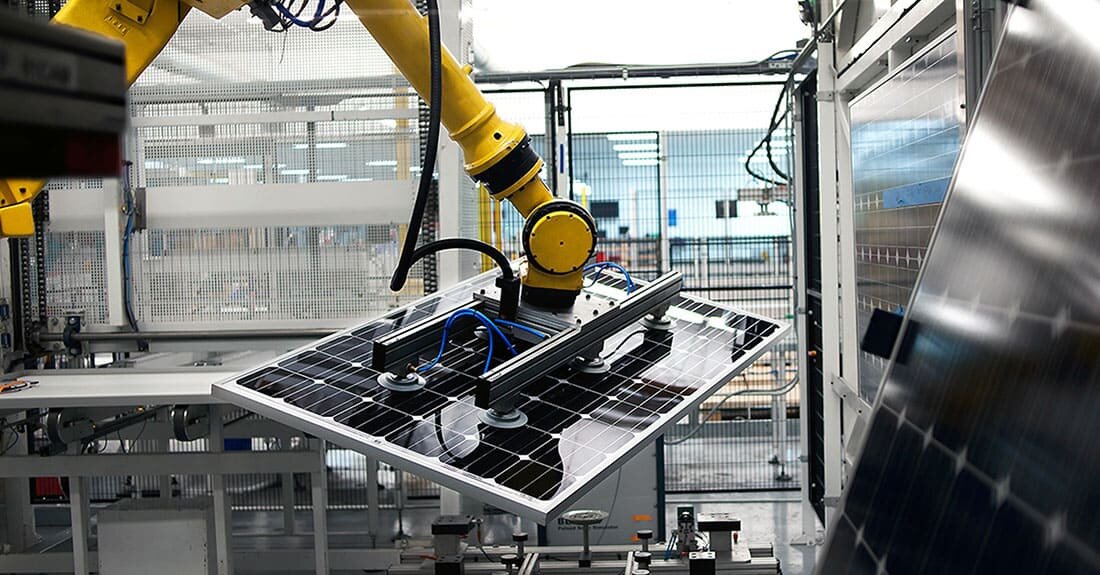 Фото с сайта https://reenergo.ru/blog/kak-proizvodyatsya-solnechnye-paneli/