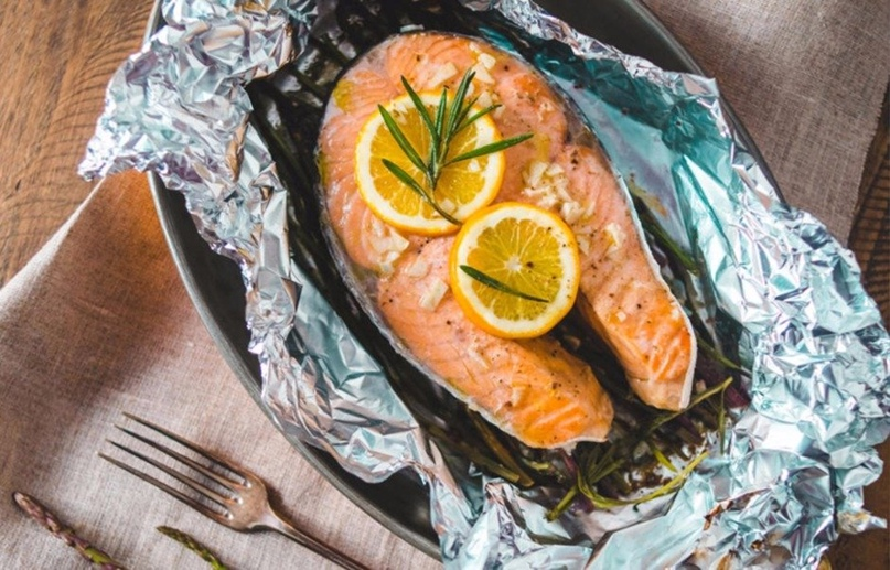 Фото с сайта: https://pfpk.ru/image/catalog/ban/fornews/kupit-materialy-dlya-zapekaniya/folga.jpg